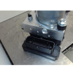 Bloc ABS (freins anti-blocage) CITROEN C3 3 Photo n°4