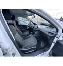 Vitre avant droit PEUGEOT 208 1 Photo n°12