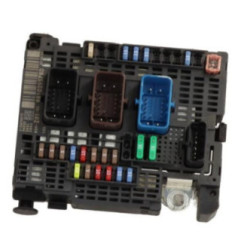 Boitier servitude moteur (BSM) PEUGEOT 308 2 SW Photo n°1