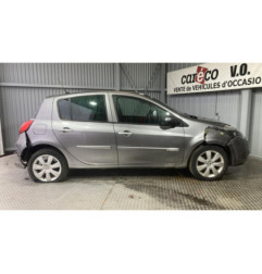 Capot RENAULT CLIO 3 Photo n°15