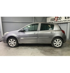 Capot RENAULT CLIO 3 Photo n°17