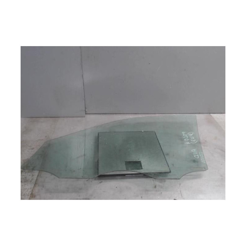 Vitre avant droit VOLKSWAGEN POLO 4