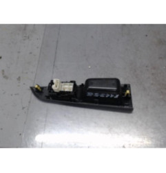 Interrupteur de leve vitre arriere gauche TOYOTA VERSO-S Photo n°1