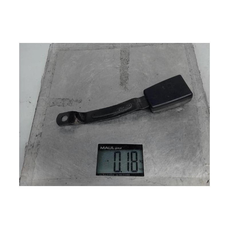 Attache ceinture avant gauche VOLKSWAGEN POLO 4