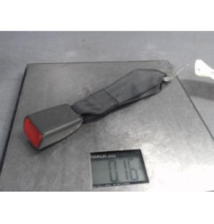 Attache ceinture arriere centrale NISSAN NAVARA 1 Photo n°1