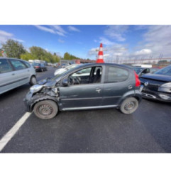 Attache ceinture arriere droit PEUGEOT 107 Photo n°18