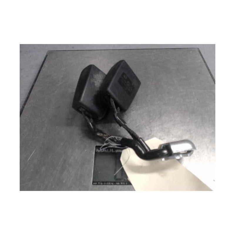 Attache ceinture arriere gauche VOLKSWAGEN POLO 5