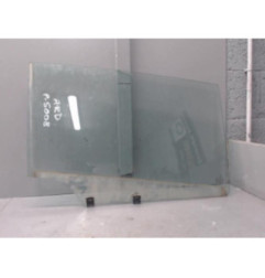 Vitre arriere droit PEUGEOT 5008 1 Photo n°1