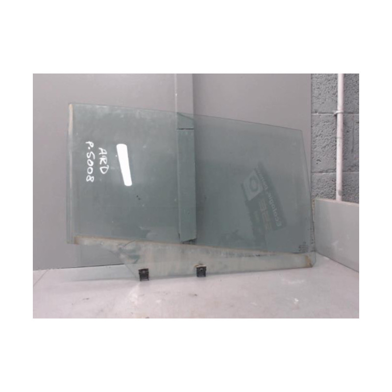 Vitre arriere droit PEUGEOT 5008 1