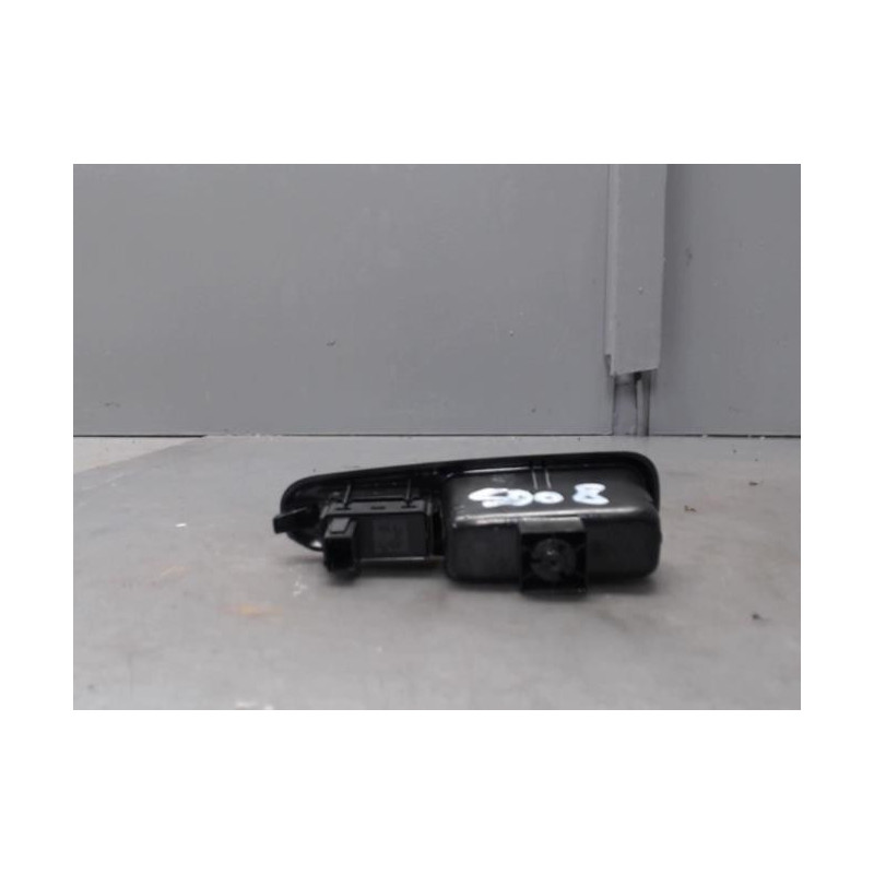 Interrupteur de leve vitre arriere gauche PEUGEOT 5008 1
