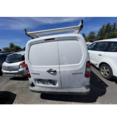 Attache ceinture avant gauche PEUGEOT PARTNER 2 Photo n°4