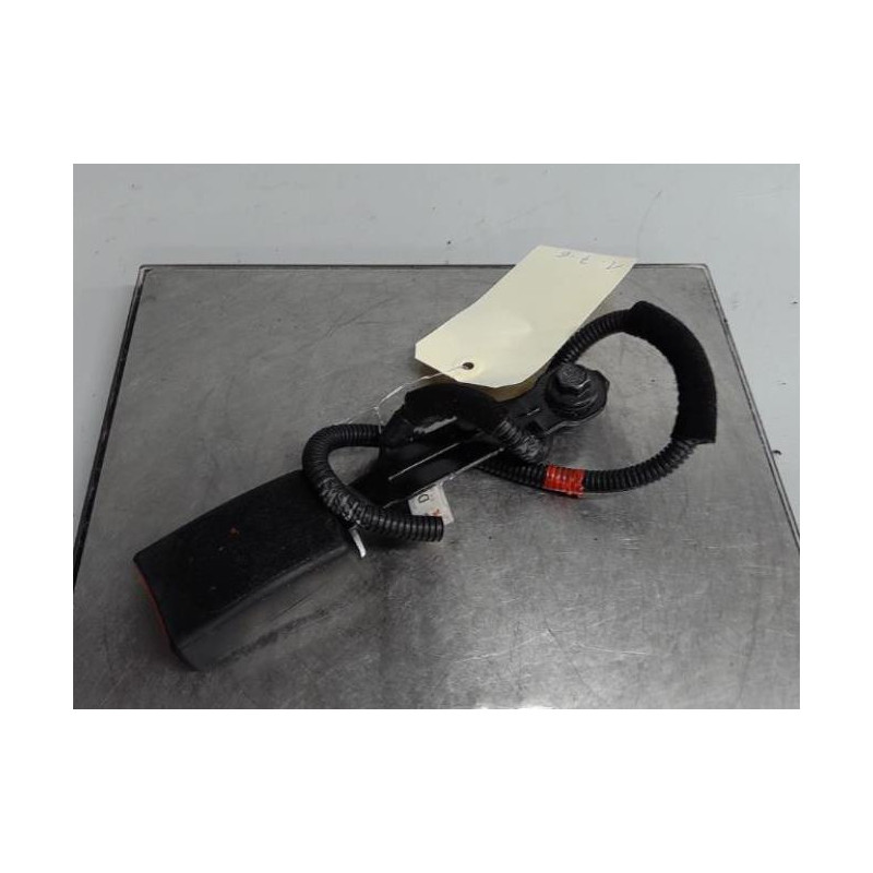 Attache ceinture avant gauche KIA PRO-CEED 2