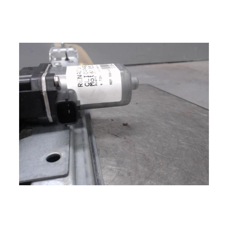 Moteur leve vitre avant droit RENAULT CLIO 4