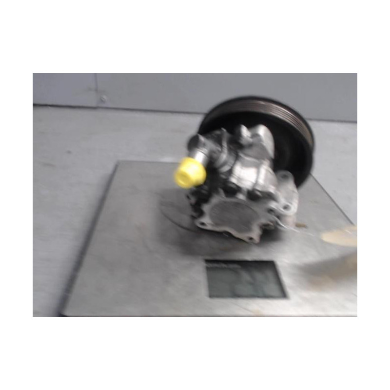 Pompe de direction MERCEDES VITO 638