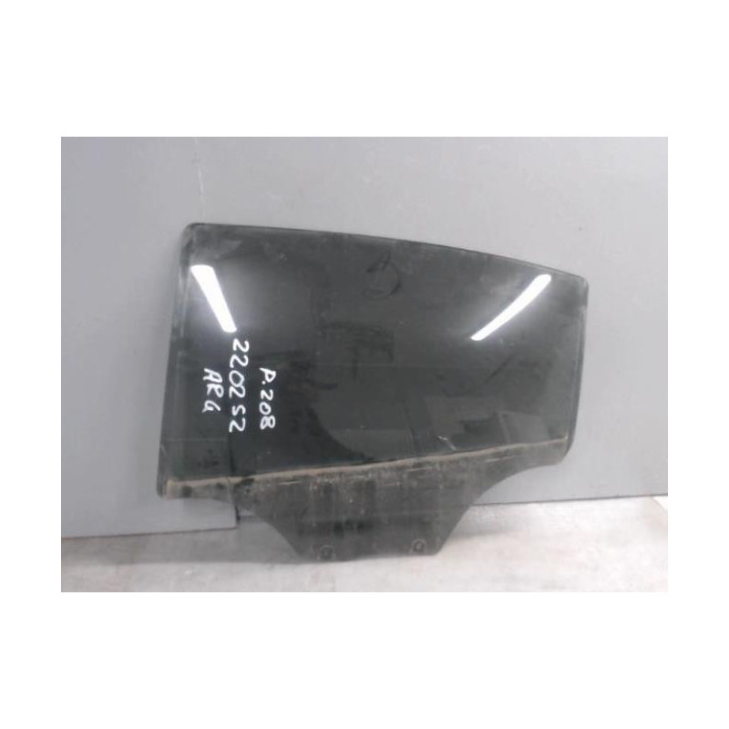 Vitre arriere gauche PEUGEOT 208 1