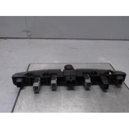 Bouton de warning SSANGYONG STAVIC Photo n°1