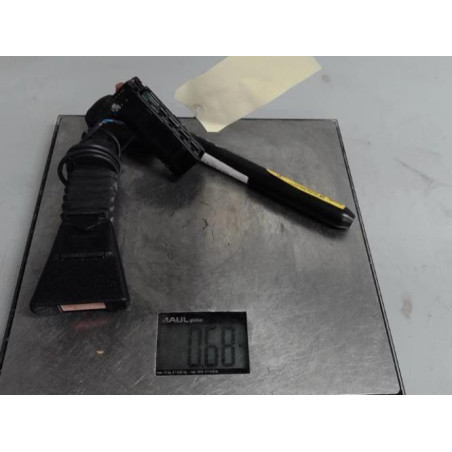 Attache ceinture avant gauche OPEL TIGRA 2