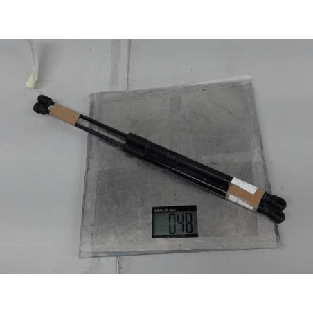 Verin de coffre KIA VENGA Photo n°1