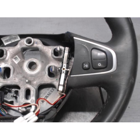 Volant RENAULT CLIO 4 Photo n°1