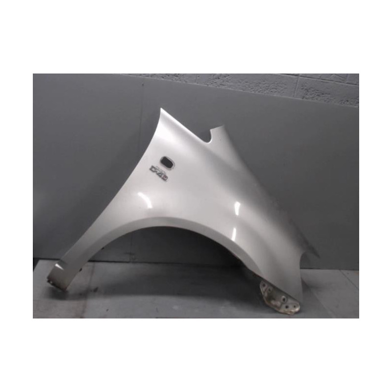 Aile avant droit TOYOTA AVENSIS VERSO
