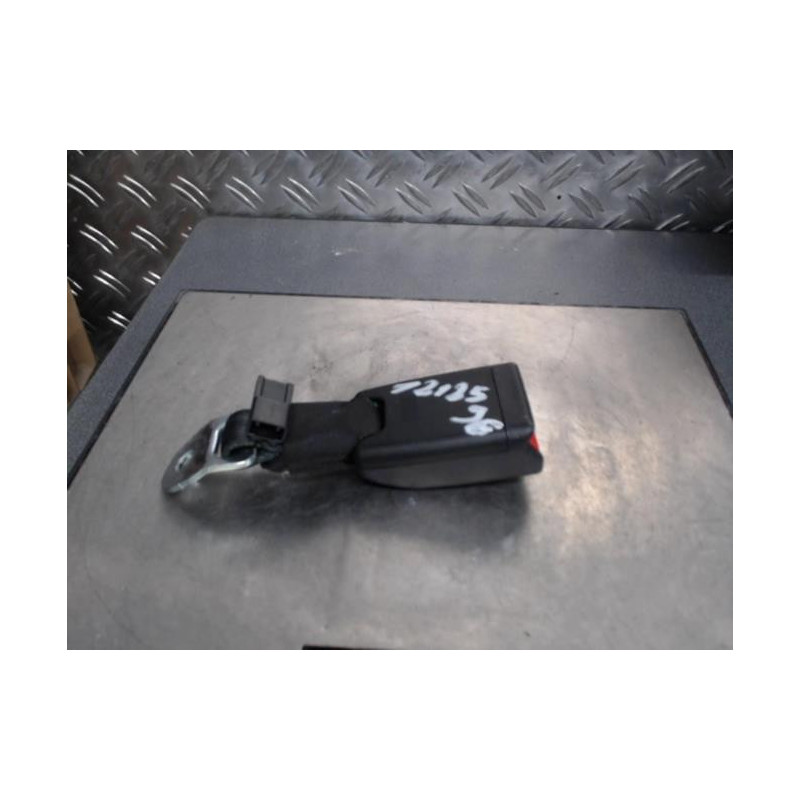 Attache ceinture arriere gauche CITROEN C1 2