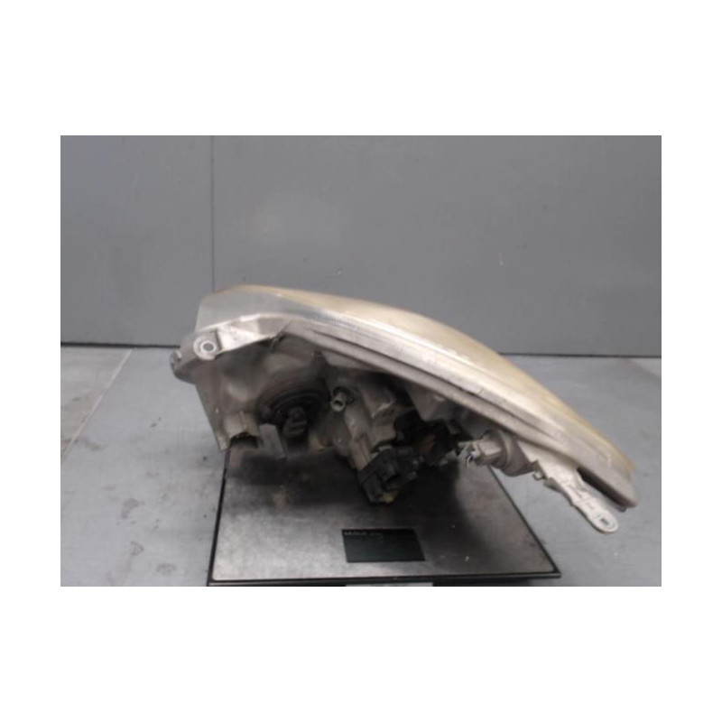 Optique avant principal droit (feux)(phare) TOYOTA COROLLA VERSO 1