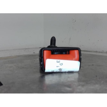 Attache ceinture arriere gauche RENAULT TWINGO 2 Photo n°1