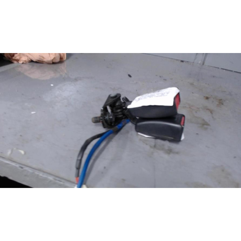 Attache ceinture arriere droit HYUNDAI I 30 1