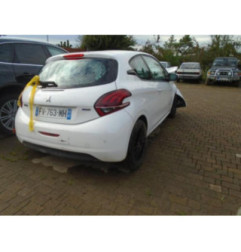 Attache ceinture avant gauche PEUGEOT 208 1 Photo n°8