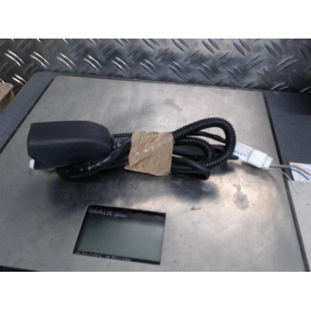 Attache ceinture avant droit TOYOTA YARIS 3