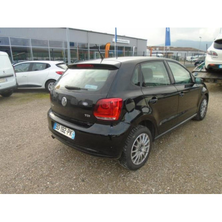 Attache ceinture arriere gauche VOLKSWAGEN POLO 5