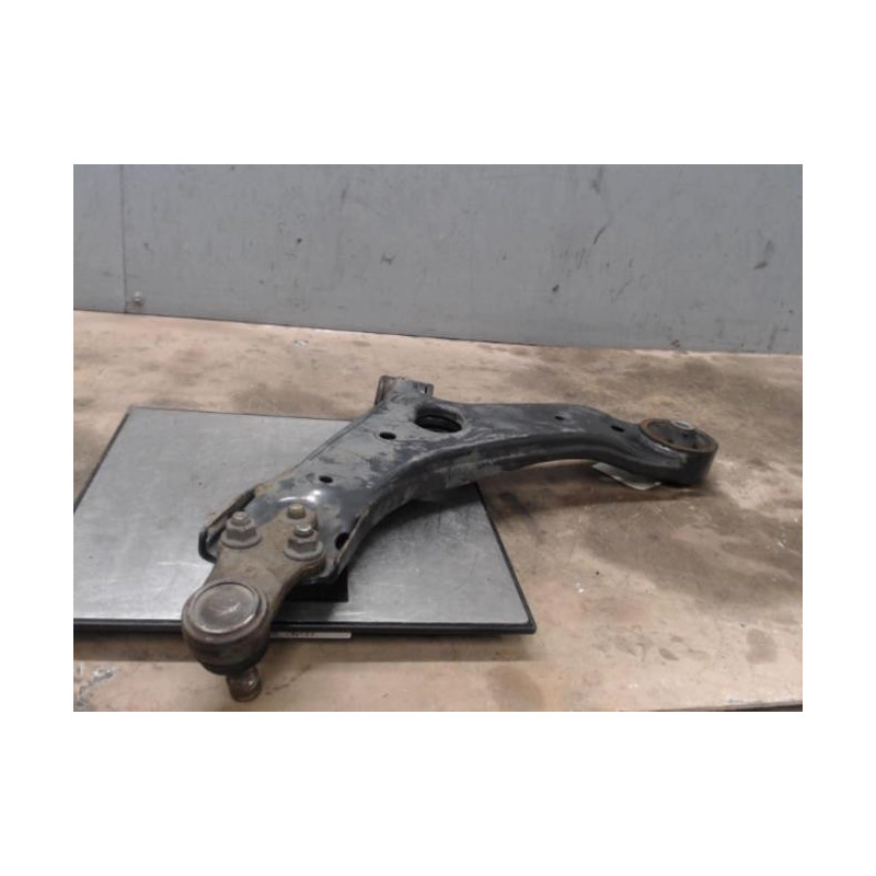 Bras de suspension superieur avant droit HYUNDAI IX 35