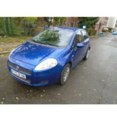 Anti brouillard arriere gauche FIAT GRANDE PUNTO Photo n°4