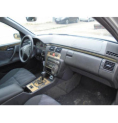 Bloc ABS (freins anti-blocage) MERCEDES CLASSE E 210 Photo n°6