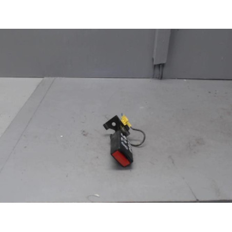 Attache ceinture arriere gauche MERCEDES CLASSE CLA 117 Photo n°1