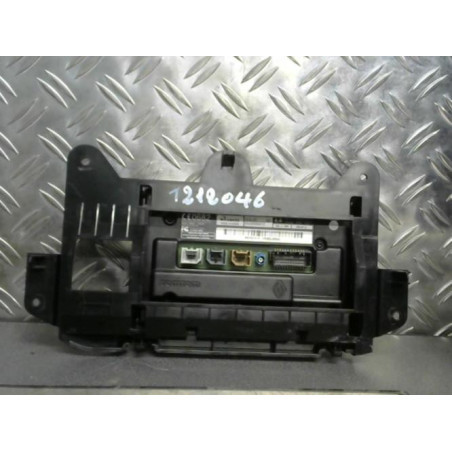 Ecran GPS RENAULT TWINGO 3 Photo n°1