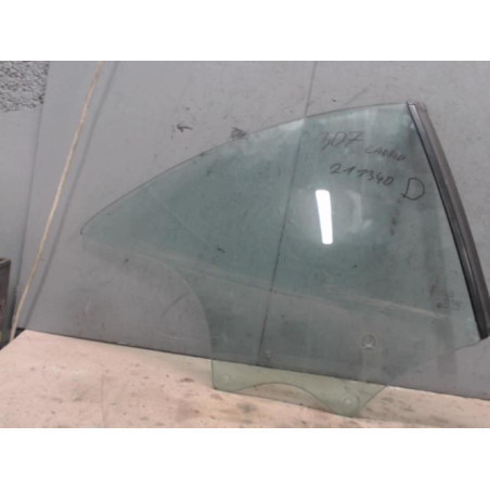 Vitre arriere droit PEUGEOT 307 Photo n°1