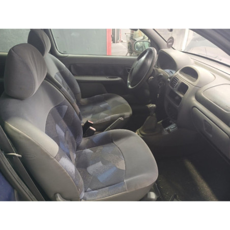 Planche de bord complete RENAULT CLIO 2 Photo n°1