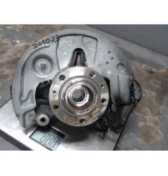 Moyeu avant gauche PEUGEOT 308 2 Photo n°1