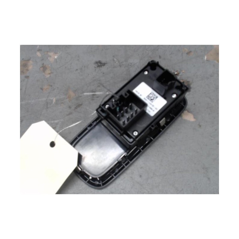 Interrupteur de leve vitre avant gauche FORD FIESTA 6