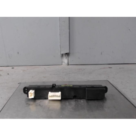 Bouton de warning KIA CEE-D 1