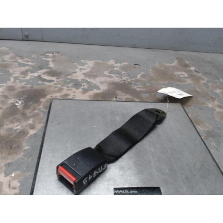 Attache ceinture arriere gauche OPEL CORSA A Photo n°1