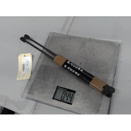 Verin de coffre PEUGEOT 3008 1