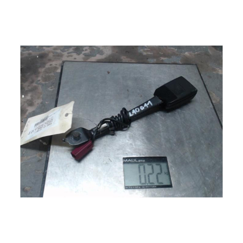 Attache ceinture avant droit FORD FOCUS 3