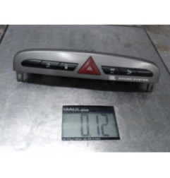 Bouton de warning PEUGEOT 308 1 Photo n°4