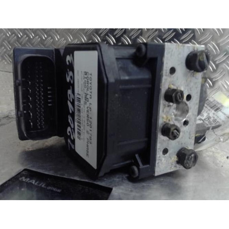 Bloc ABS (freins anti-blocage) TOYOTA COROLLA VERSO 2