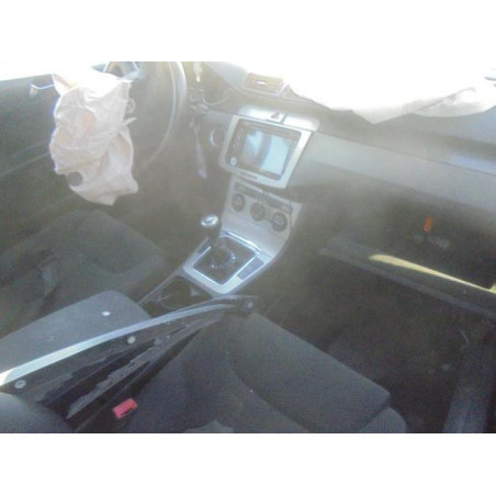 Vitre arriere droit VOLKSWAGEN PASSAT 5