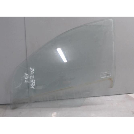 Vitre avant gauche DACIA SANDERO 1