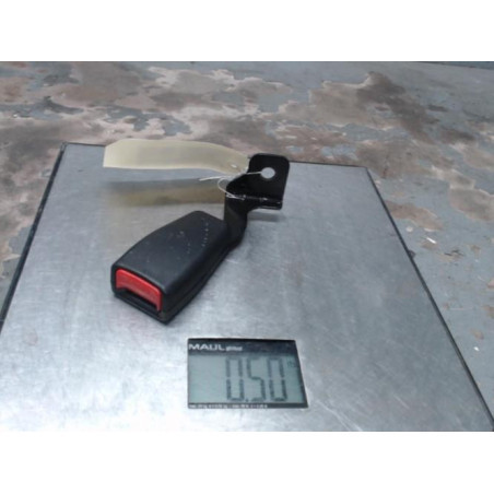 Attache ceinture arriere gauche HYUNDAI COUPE 2 Photo n°1