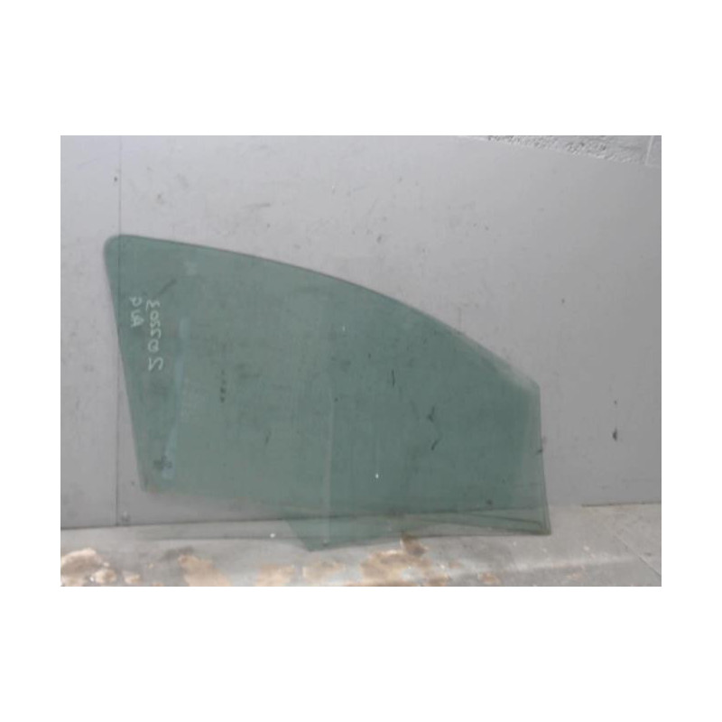 Vitre avant gauche PEUGEOT 207